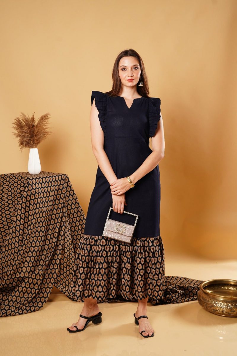 Festive Indo-Western outfits for women at home celebrations