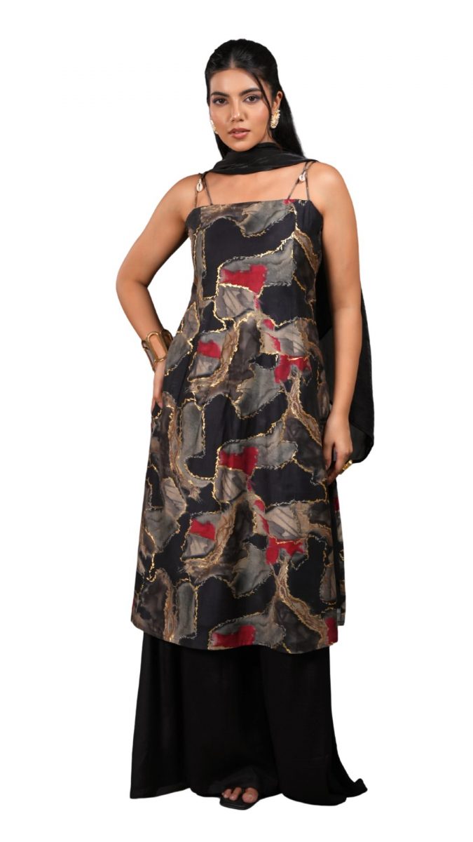 Black kurta set with foil print