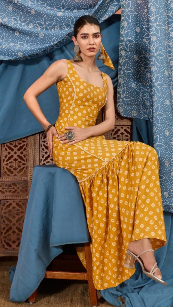 Yellow scoop neck dress